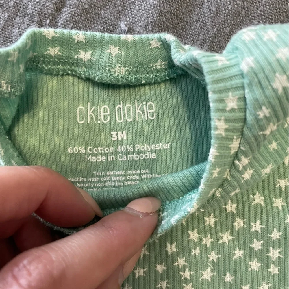 Set of dresses 1 is NB 1 is 3months EUC​​​​​​​ - Picture 4 of 6